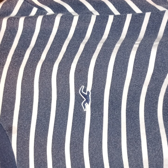 3/$12 Hollister blue and white stripe shirt - Picture 4 of 6